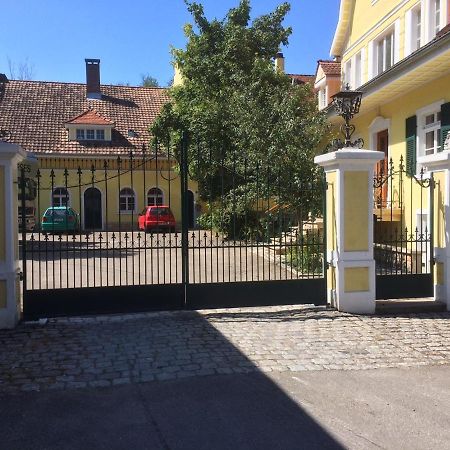 Ferienwohnung Im Gruenen Auf Idyllisch Gelegenen Gutshof Und Doch So Zentral Waldshut-Tiengen Exterior foto
