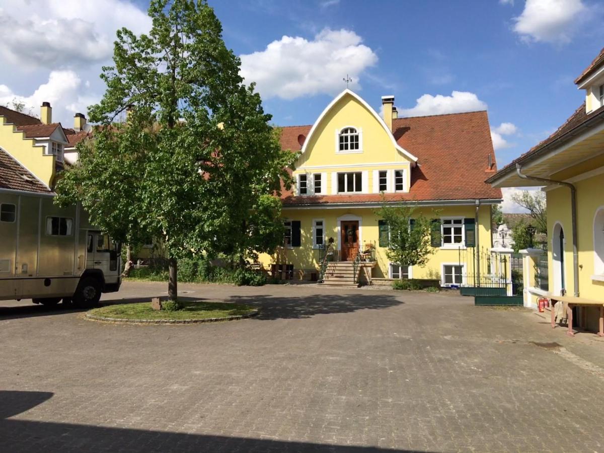 Ferienwohnung Im Gruenen Auf Idyllisch Gelegenen Gutshof Und Doch So Zentral Waldshut-Tiengen Exterior foto